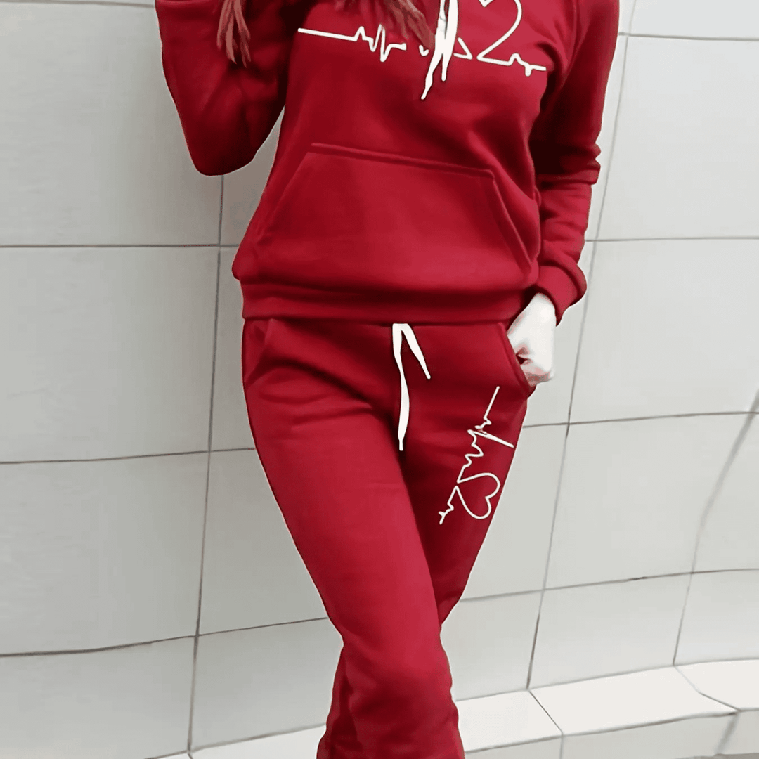 Klara | Dame Hoodie Sæt Med Hjerteprint Og Bukser - Freya Kobenhavn
