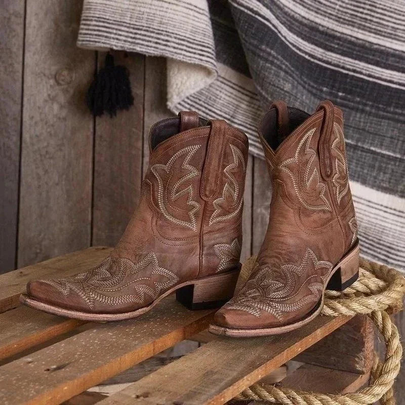 Josefine | Broderede cowboyboots med hældetalje - Freya Kobenhavn