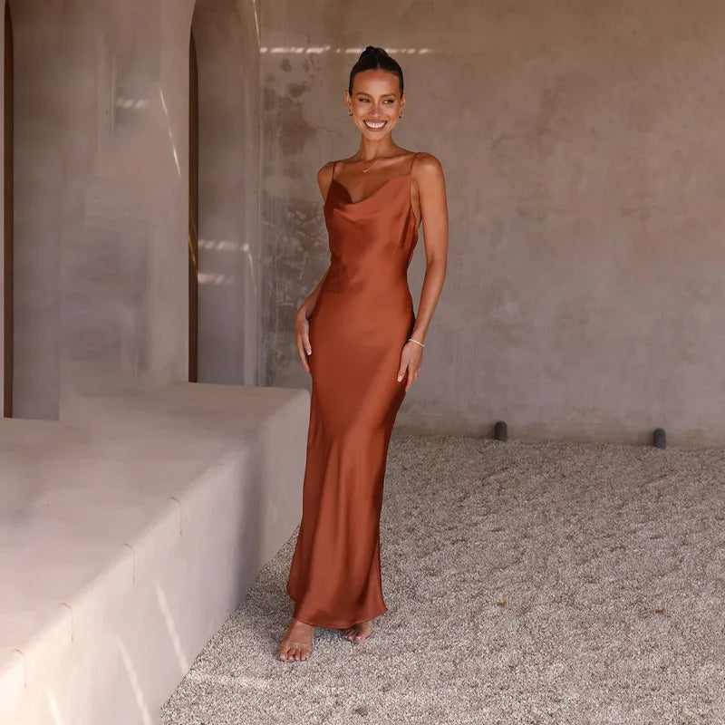 Klara™ | Satin Maxi Kjole med Cowl Neck - Freya Kobenhavn