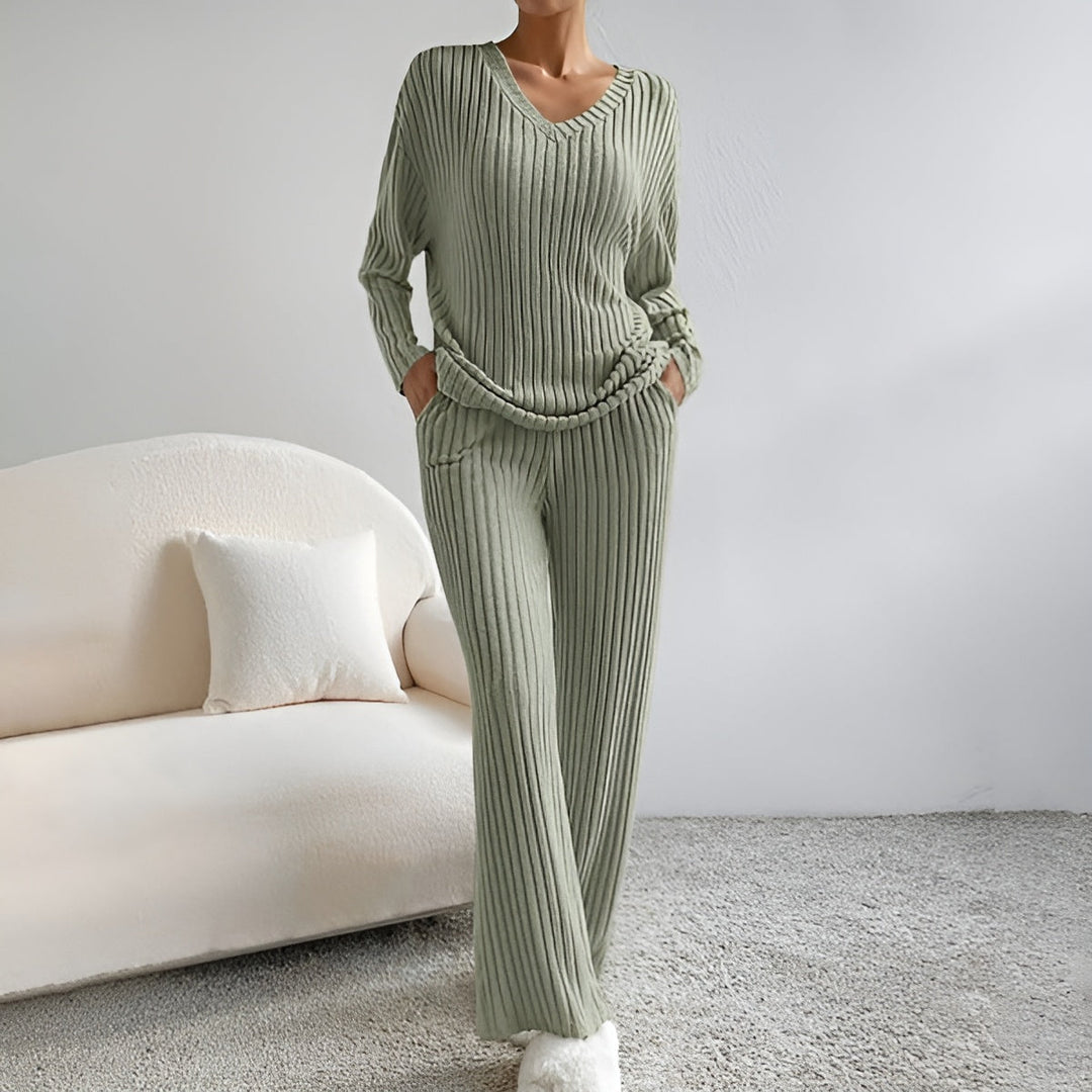 Wilma™ | Ribbet V-hals sweater sæt - Freya Kobenhavn