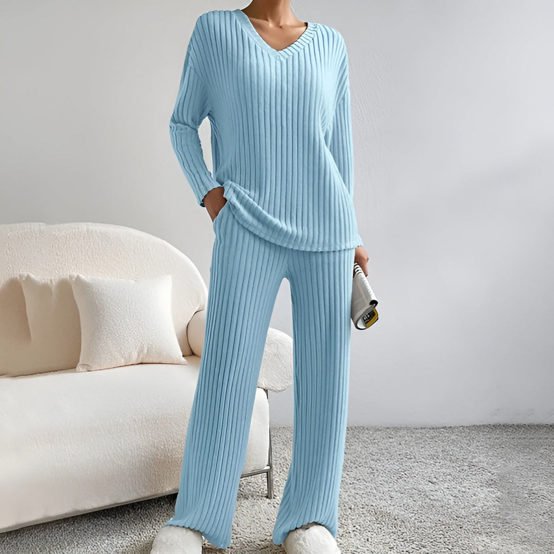 Wilma™ | Ribbet V-hals sweater sæt - Freya Kobenhavn