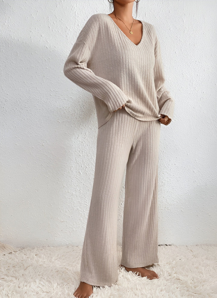 Wilma™ | Ribbet V-hals sweater sæt - Freya Kobenhavn