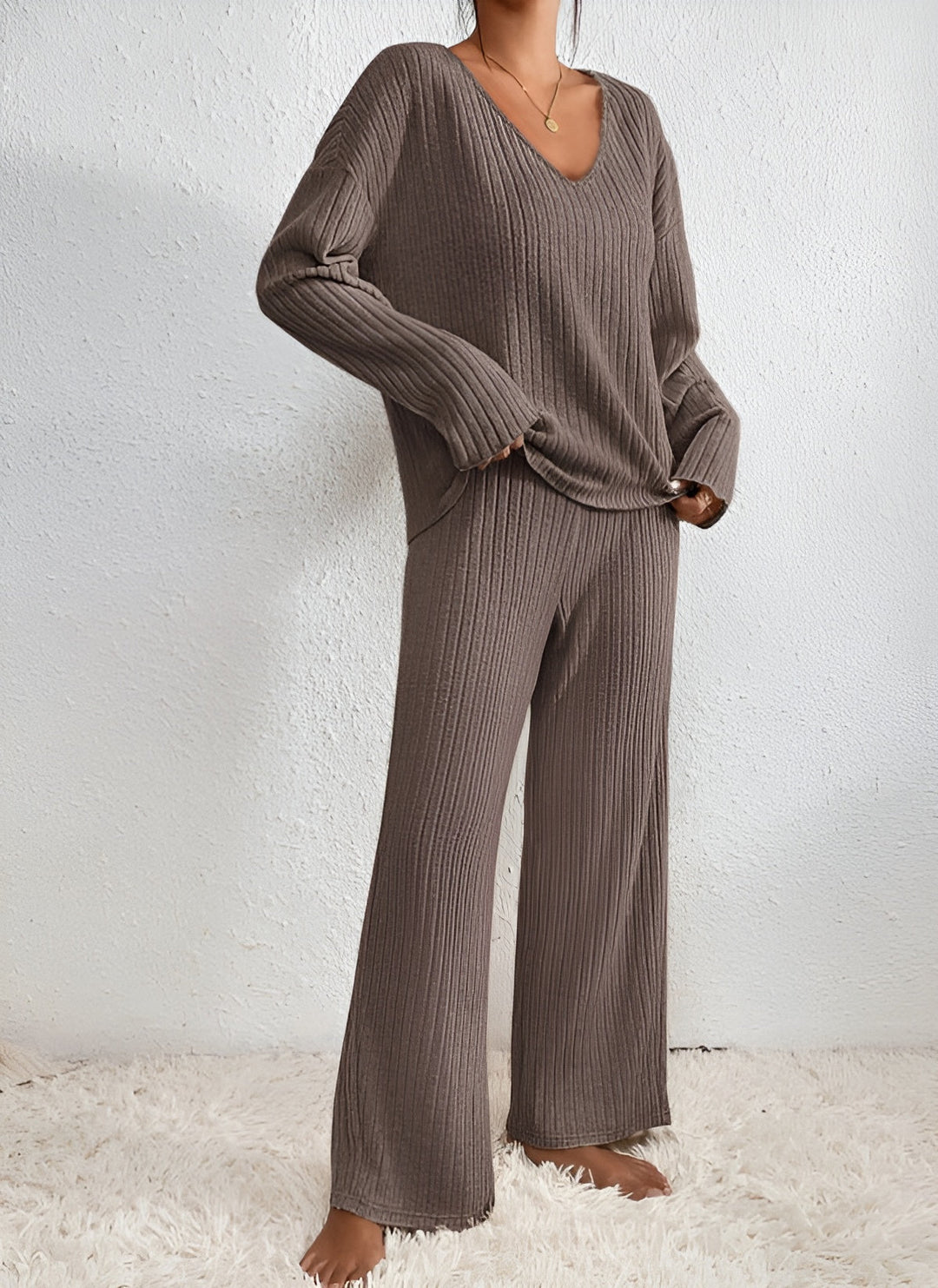 Wilma™ | Ribbet V-hals sweater sæt - Freya Kobenhavn