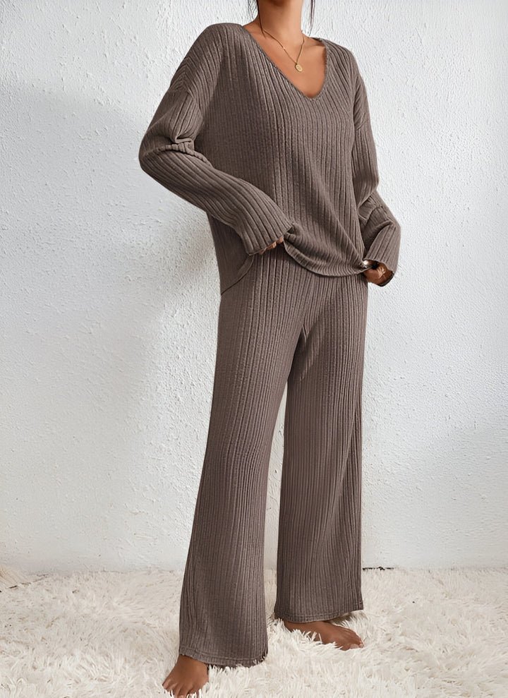 Wilma™ | Ribbet V-hals sweater sæt - Freya Kobenhavn