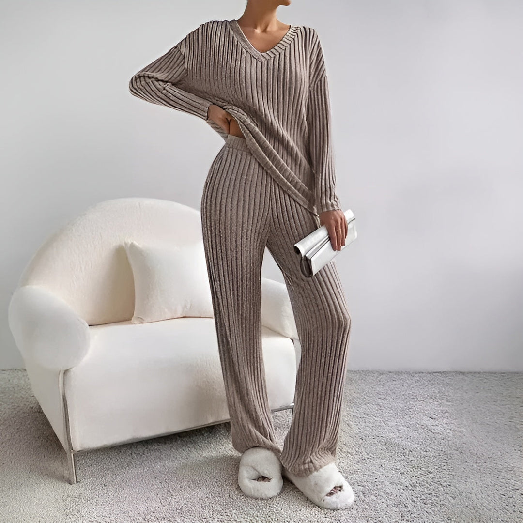 Wilma™ | Ribbet V-hals sweater sæt - Freya Kobenhavn