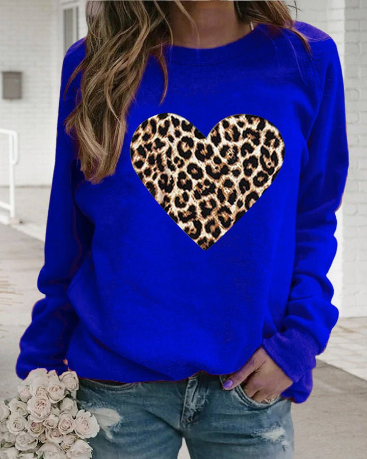 Gitte | Damer’s afslappede sweatshirt med leopard-hjerteprint - Freya Kobenhavn