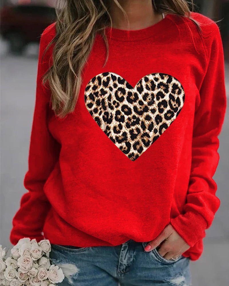Gitte | Damer’s afslappede sweatshirt med leopard-hjerteprint - Freya Kobenhavn