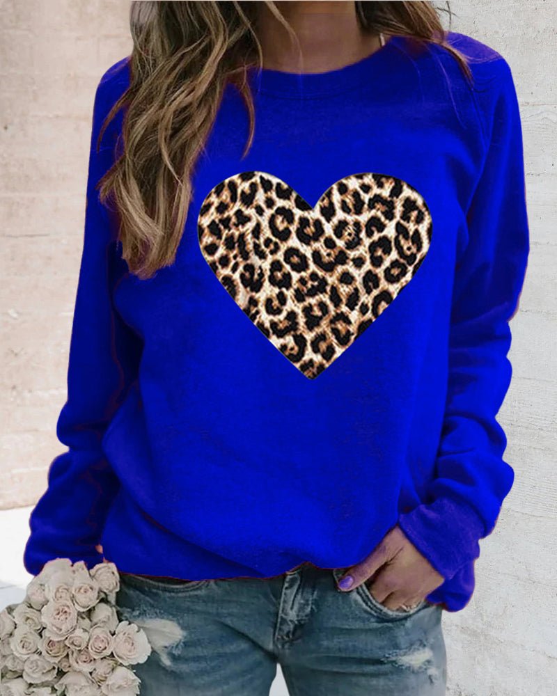 Gitte | Damer’s afslappede sweatshirt med leopard-hjerteprint - Freya Kobenhavn
