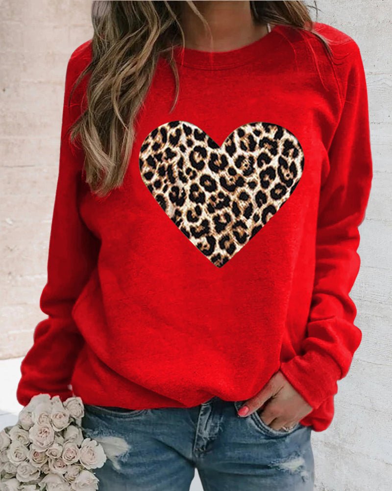 Gitte | Damer’s afslappede sweatshirt med leopard-hjerteprint - Freya Kobenhavn