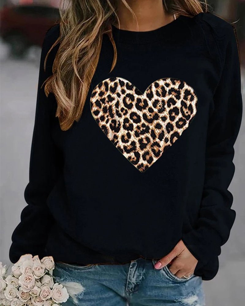 Gitte | Damer’s afslappede sweatshirt med leopard-hjerteprint - Freya Kobenhavn