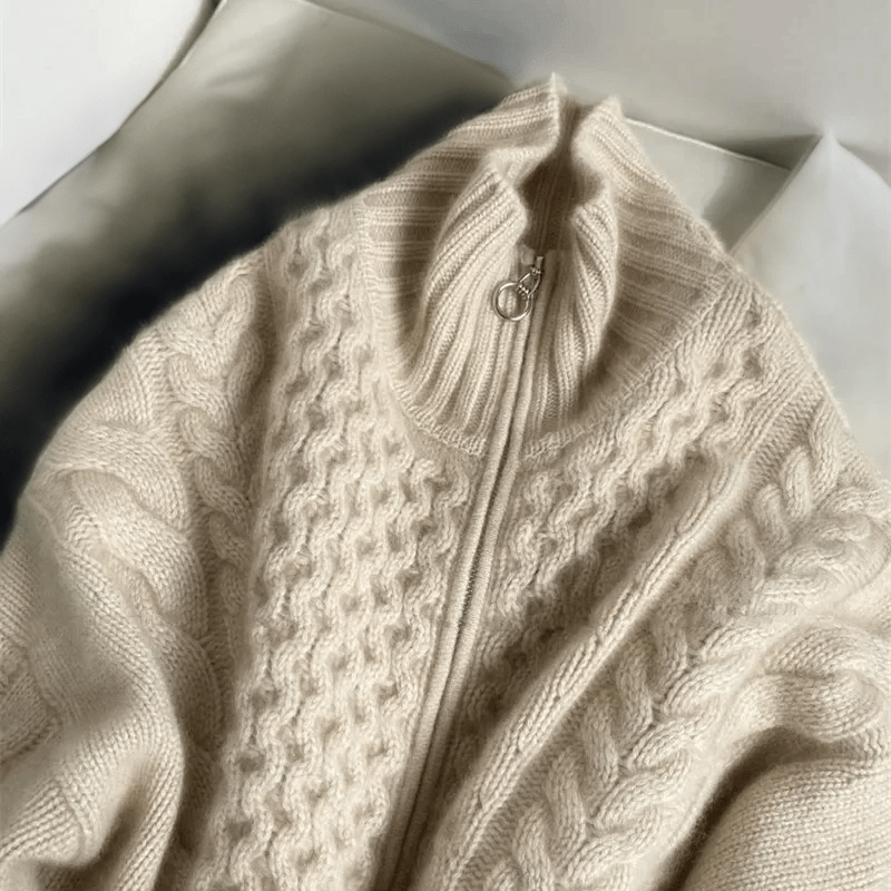 Ditte | Kabelstrikket sweater med lynlås til kvinder - Freya Kobenhavn
